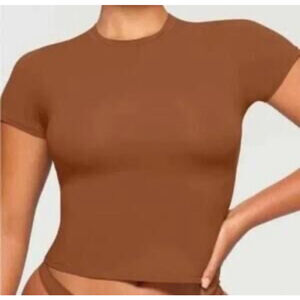 SKIMS FITS EVERYONE T -SHIRT SIZE XS COOPER COLOR PTP 12”